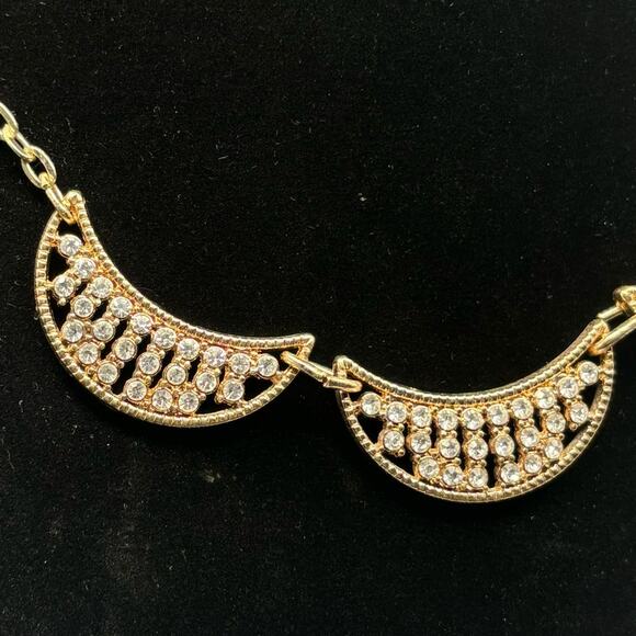 Vintage Gold Crescent Necklace - Picture 3 of 4
